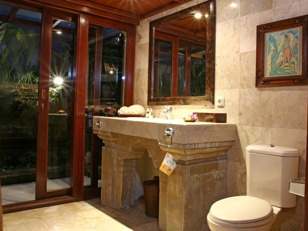 Toya Retreat Villa เตกากาลัง ห้อง รูปภาพ