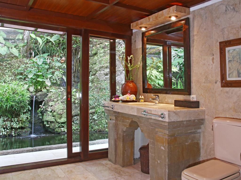 Toya Retreat Villa เตกากาลัง ห้อง รูปภาพ