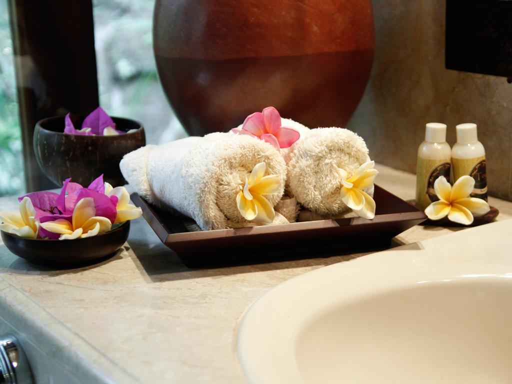 Toya Retreat Villa เตกากาลัง ภายนอก รูปภาพ